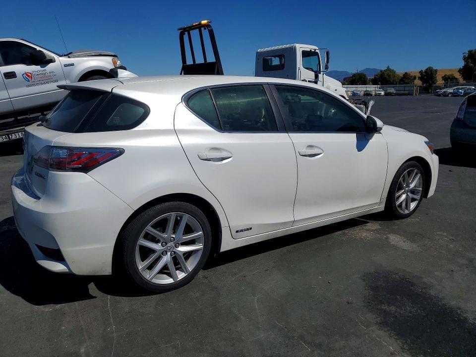 2017 LEXUS CT 200 3