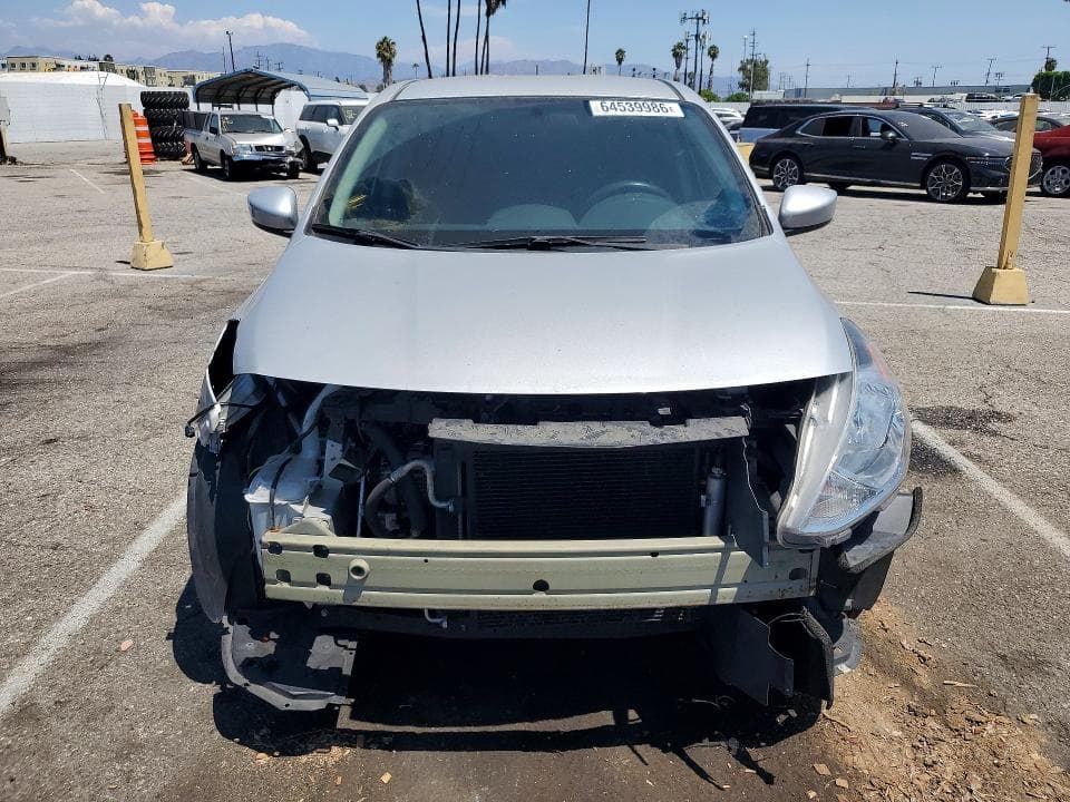 2019 NISSAN VERSA SV 5