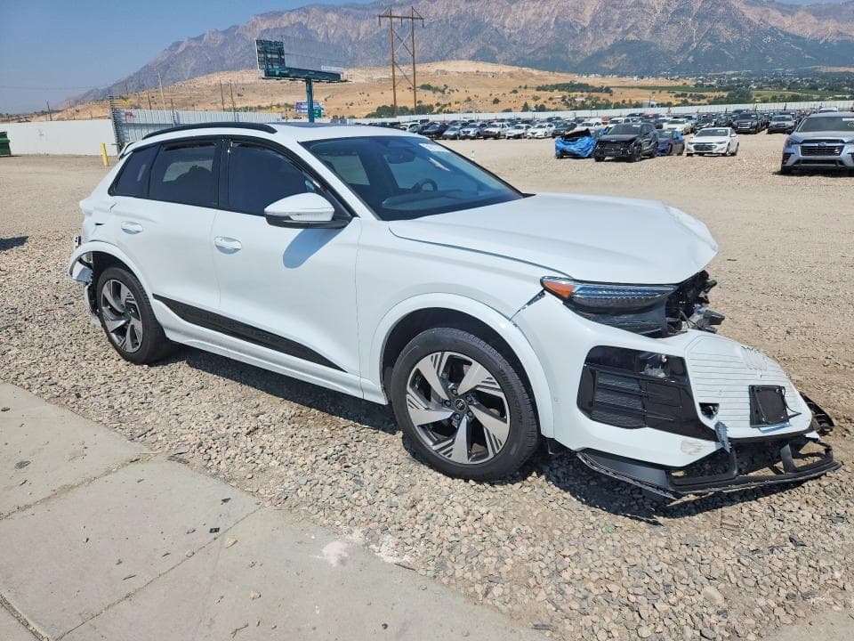 2025 AUDI Q6 E-TRON PREMIUM PLUS 4
