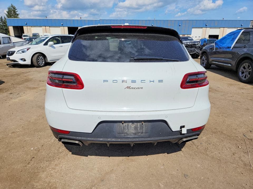 2017 PORSCHE MACAN 6