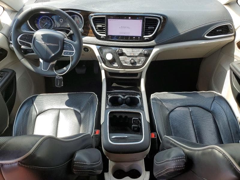 2023 CHRYSLER PACIFICA LIMITED 8