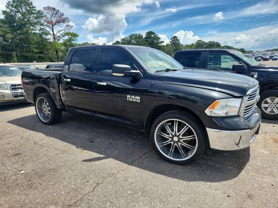 2017 RAM 1500 SLT 4