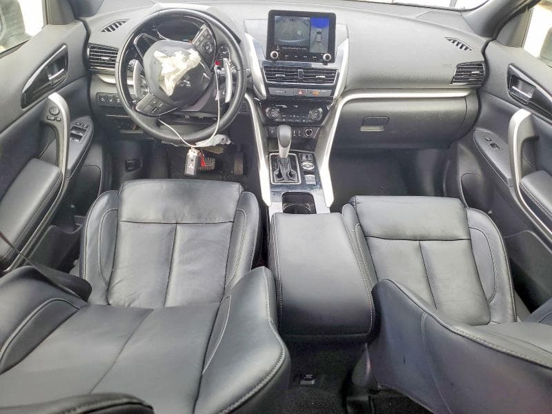2023 MITSUBISHI ECLIPSE CROSS SE 8