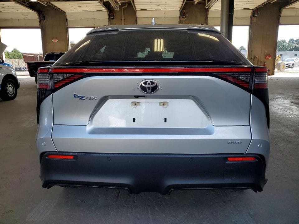 2023 TOYOTA BZ4X XLE 6