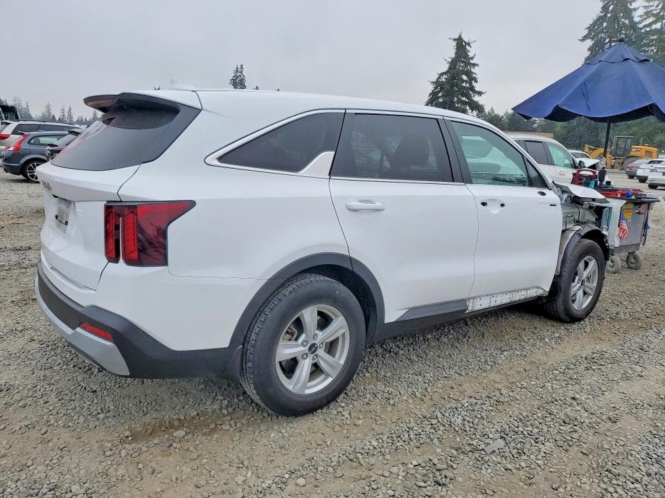 2024 KIA SORENTO LX 3