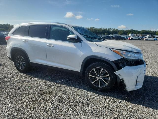 2019 TOYOTA HIGHLANDER XLE 4