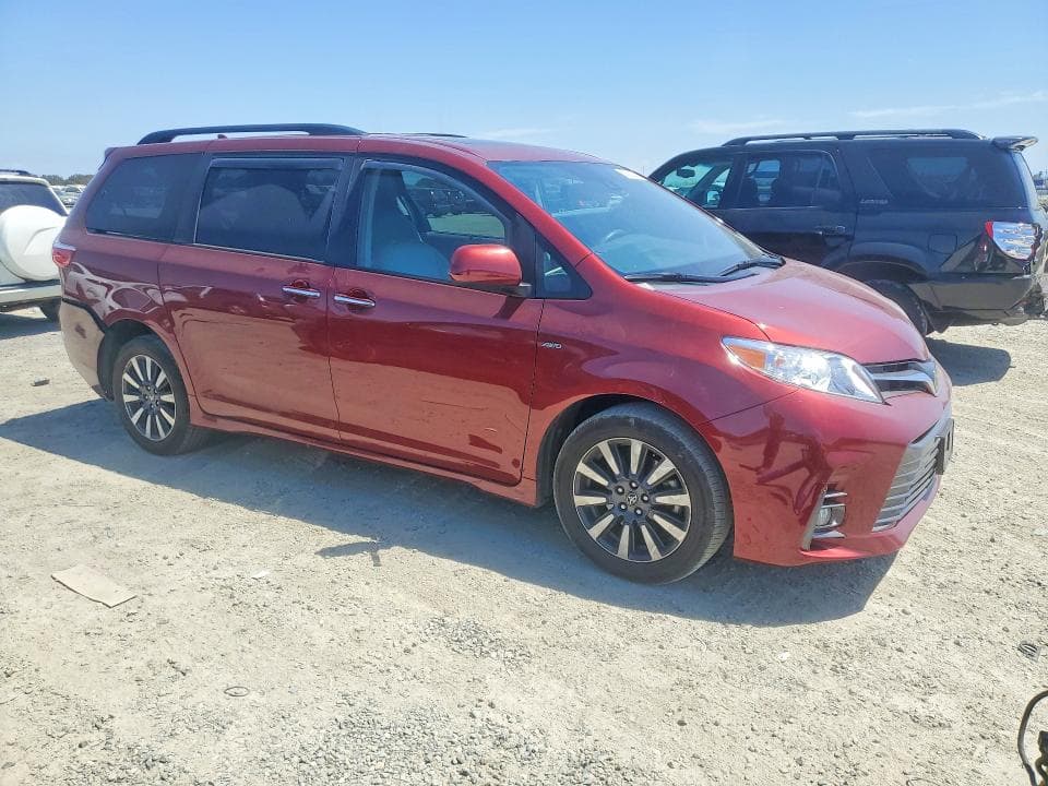 2018 TOYOTA SIENNA XLE 7-PASSENGER 4