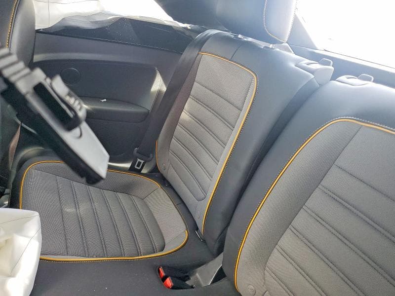 2018 VOLKSWAGEN BEETLE DUNE 10