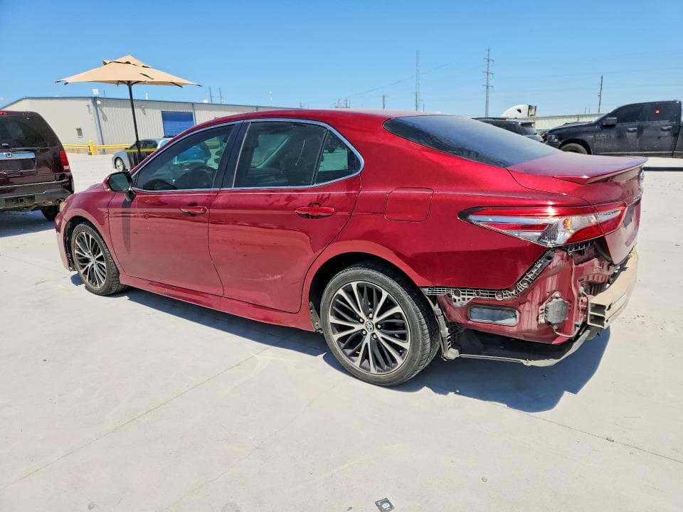 2018 TOYOTA CAMRY SE 2