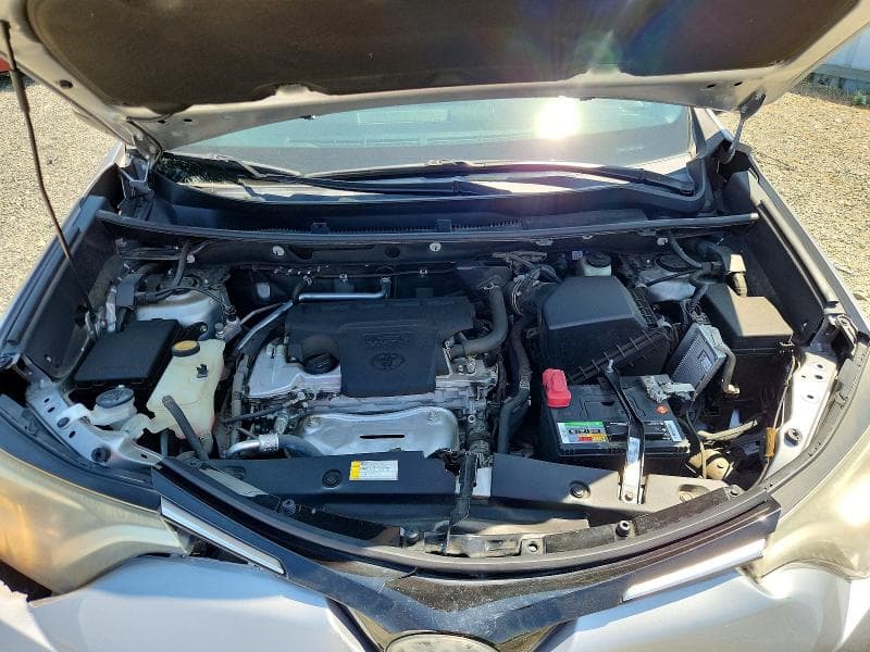 2017 TOYOTA RAV4 XLE 12