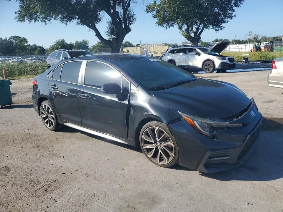 2020 TOYOTA COROLLA SE 4
