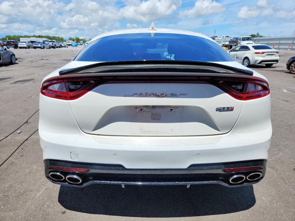 2018 KIA STINGER GT1 6