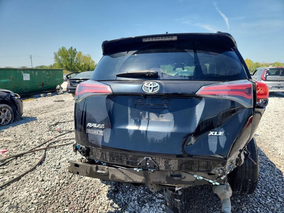2018 TOYOTA RAV4 XLE 6