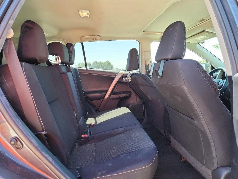 2018 TOYOTA RAV4 XLE 11