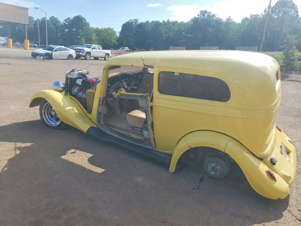 1934 FORD 2 DOOR 2