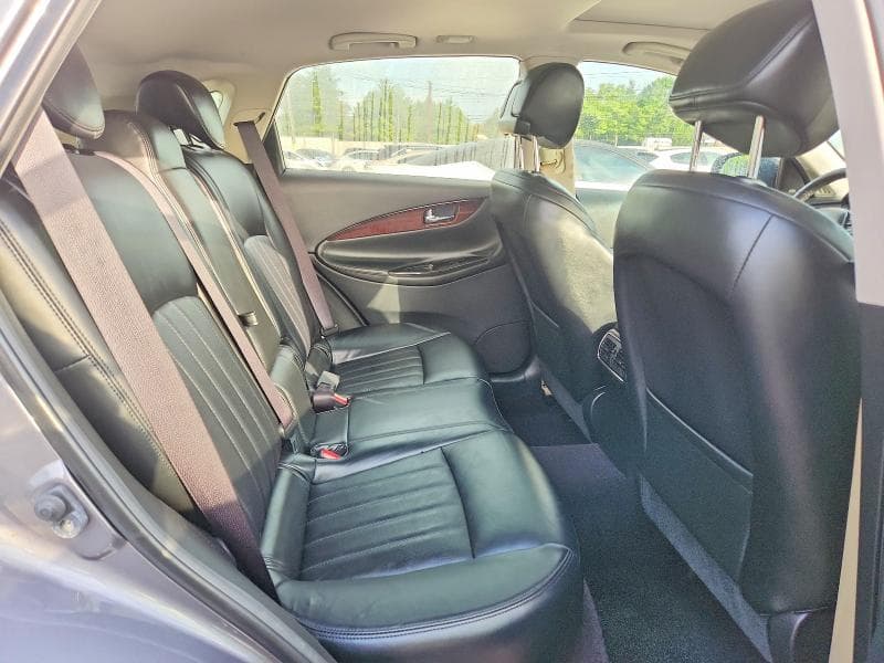 2017 INFINITI QX50 BASE 10
