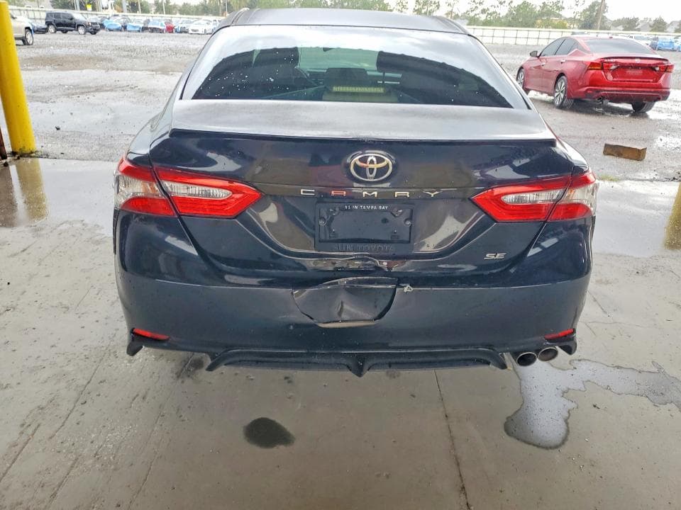2018 TOYOTA CAMRY SE 6
