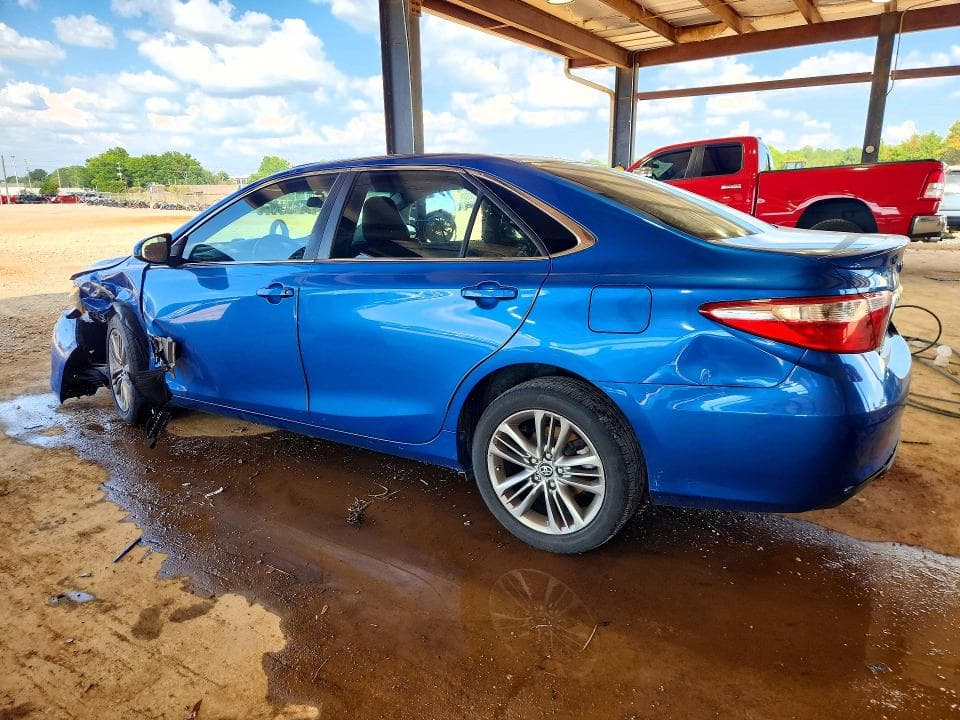 2017 TOYOTA CAMRY SE 2