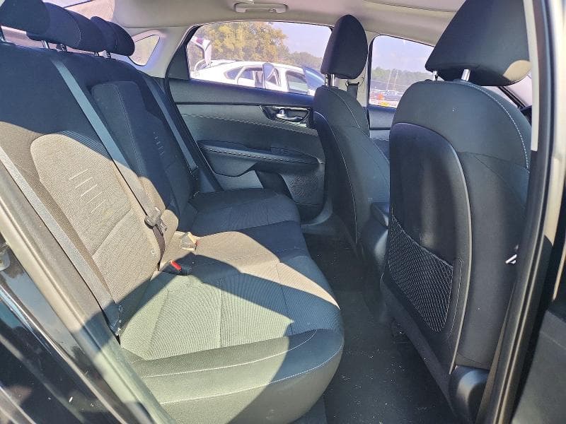 2019 KIA FORTE S 10