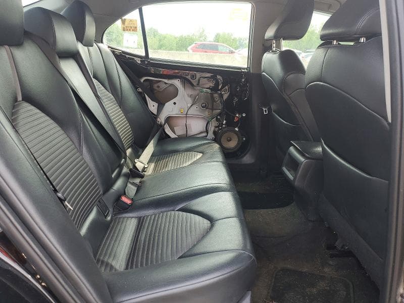 2018 TOYOTA CAMRY SE 10