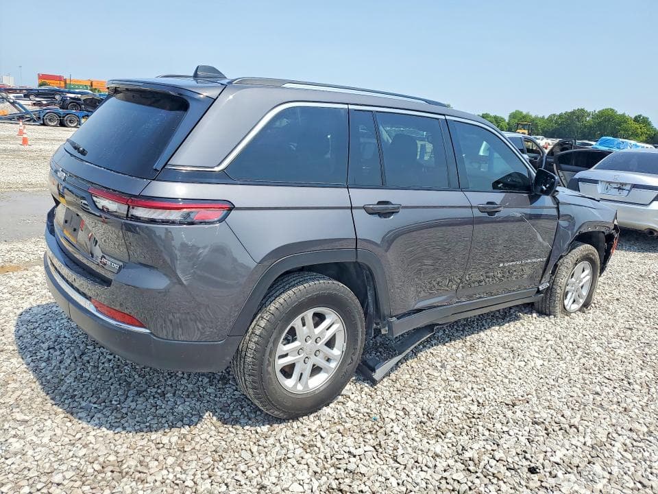 2024 JEEP GRAND CHEROKEE LAREDO 3