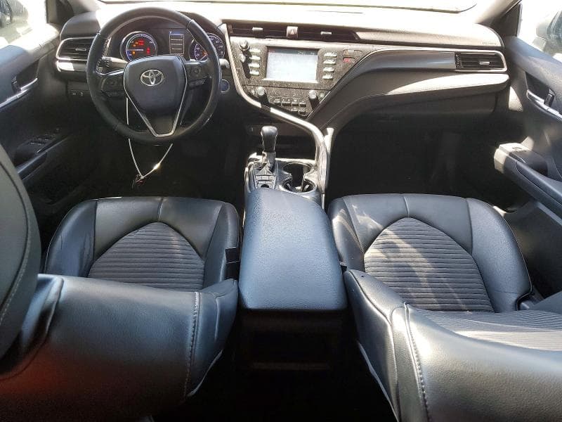 2020 TOYOTA CAMRY SE 8