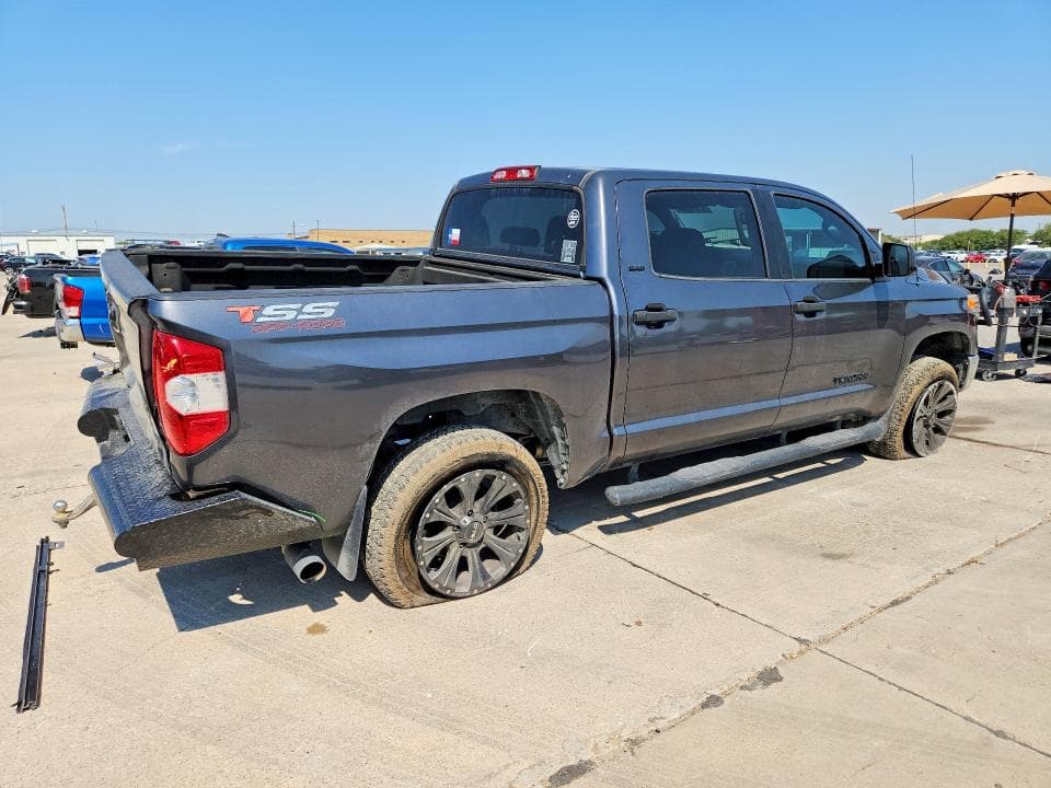 2017 TOYOTA TUNDRA CREWMAX SR5 3