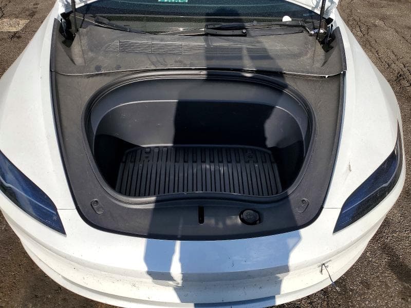 2026 TESLA MODEL 3 11