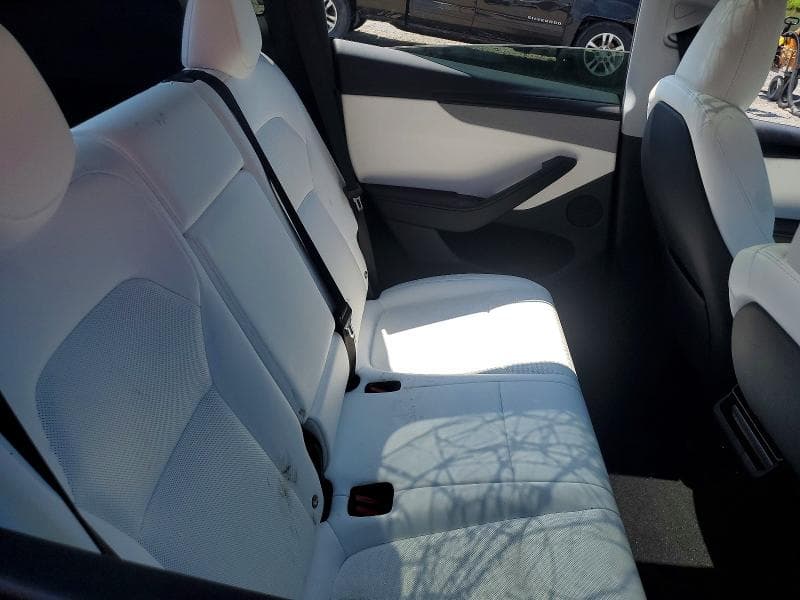 2026 TESLA MODEL Y 10