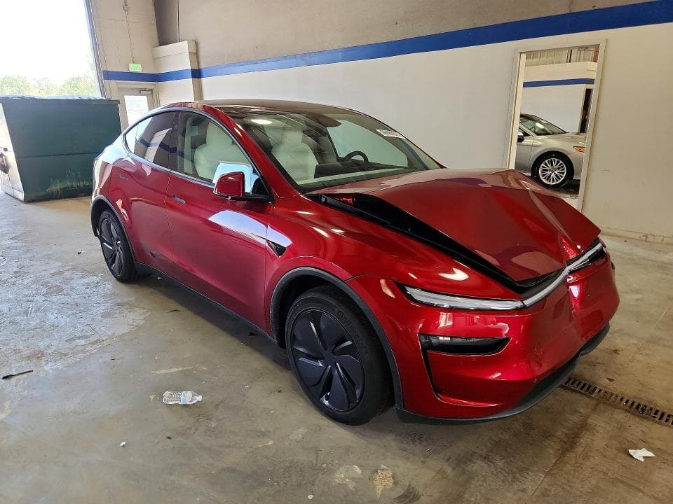 2026 TESLA MODEL Y 4