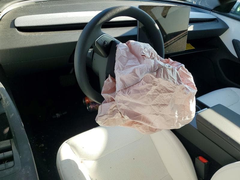 2025 TESLA MODEL 3 8