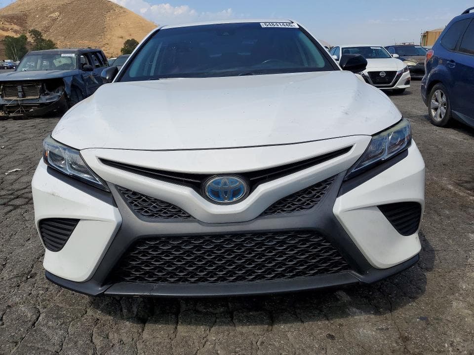 2020 TOYOTA CAMRY SE 5