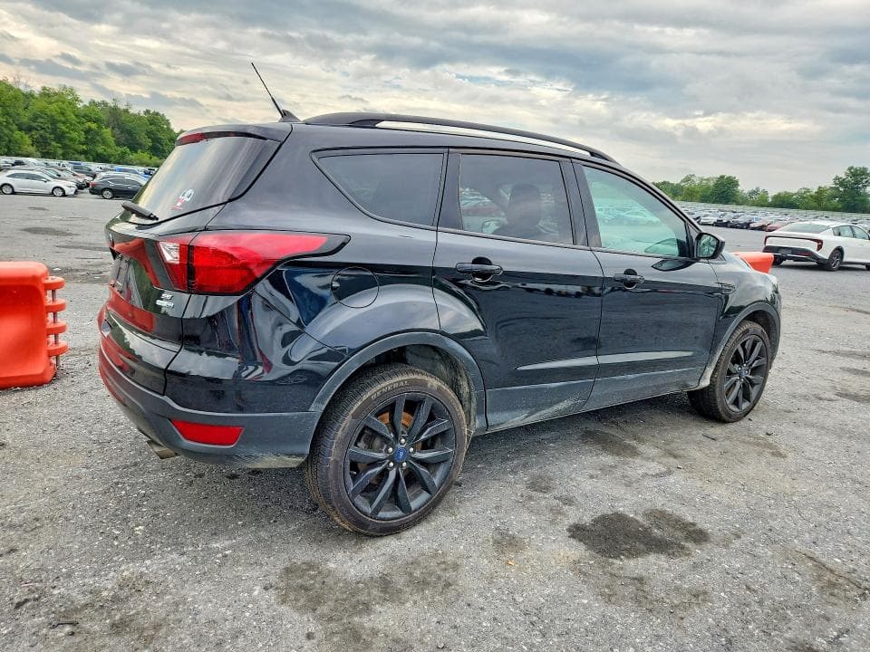 2019 FORD ESCAPE SE 3