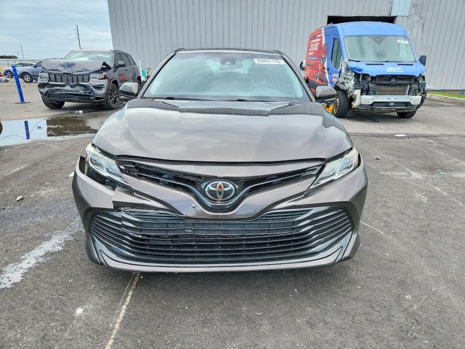2018 TOYOTA CAMRY LE 5