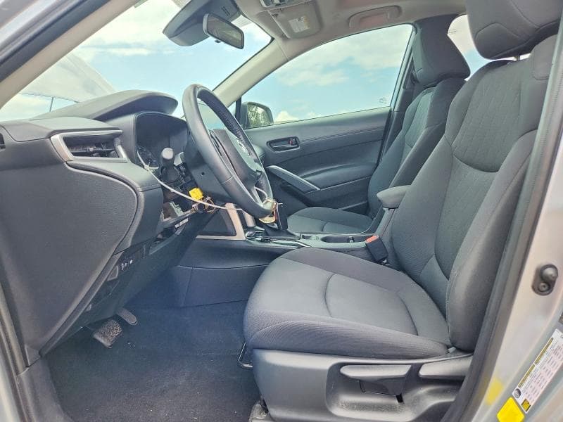 2023 TOYOTA COROLLA CROSS LE 7