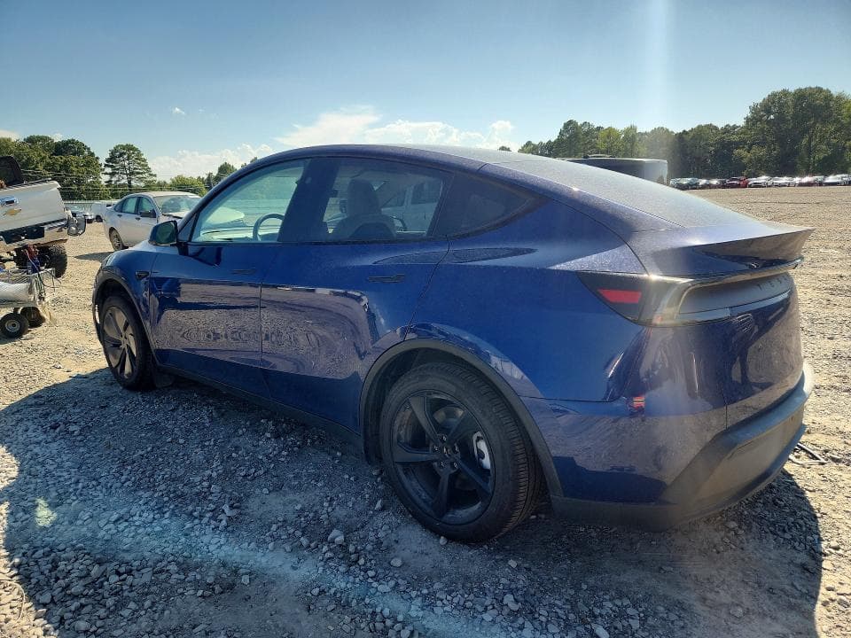 2026 TESLA MODEL Y 2