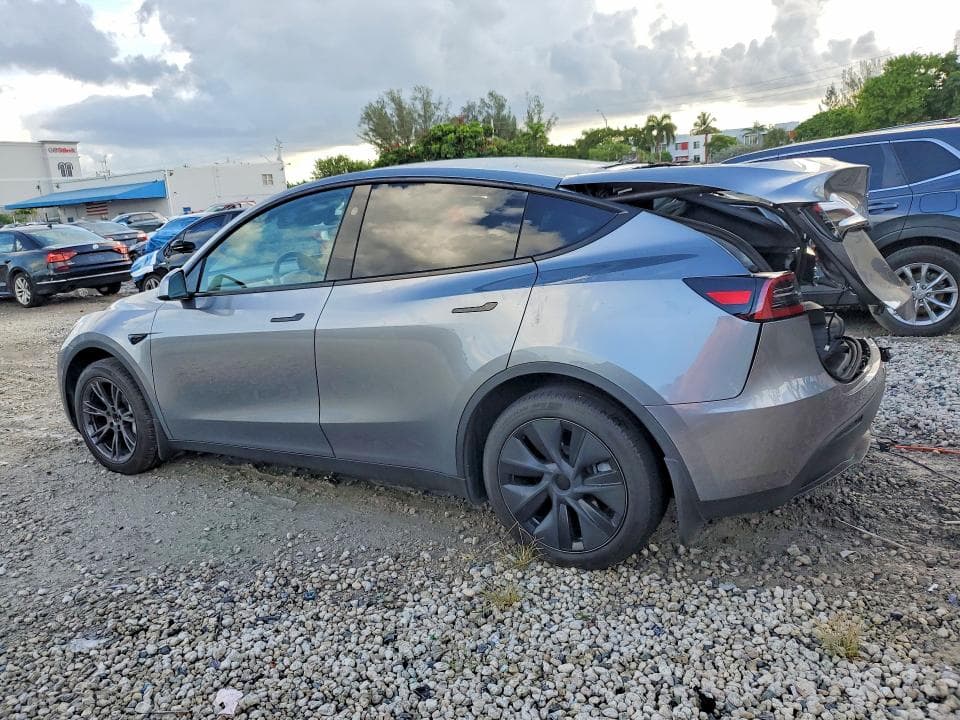2025 TESLA MODEL Y 2
