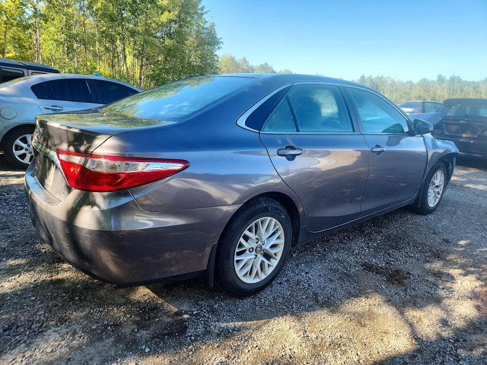 2017 TOYOTA CAMRY LE 3