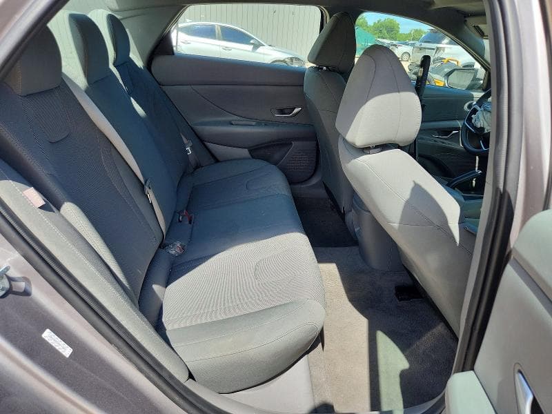2024 HYUNDAI ELANTRA SE 10