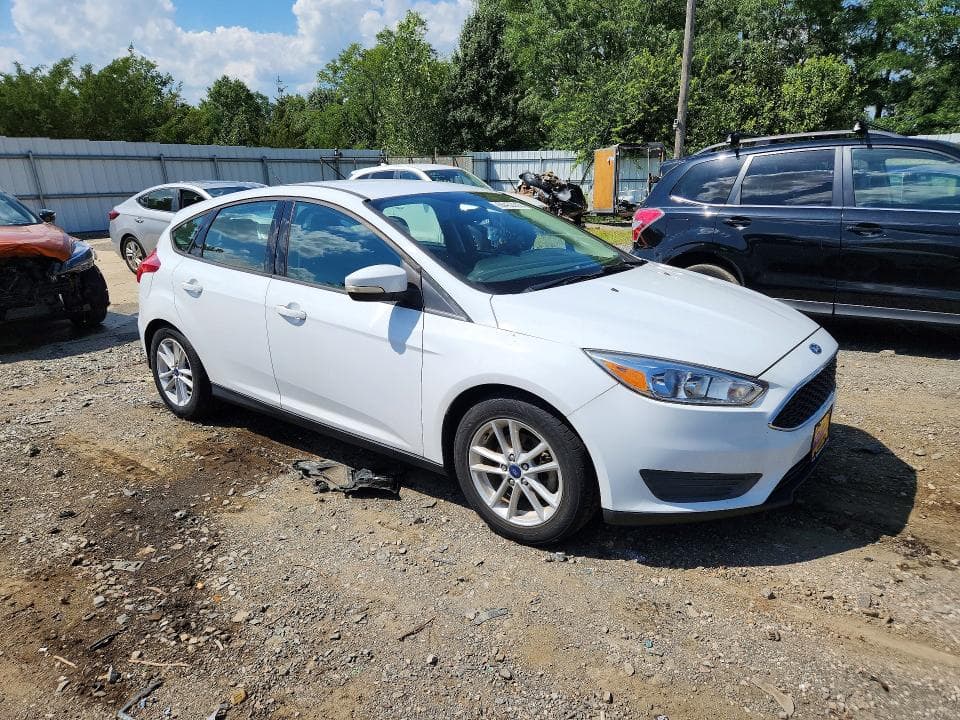 2017 FORD FOCUS SE 4