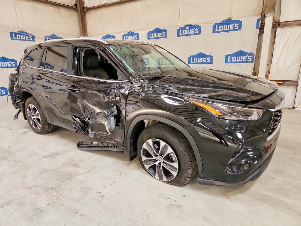 2026 TOYOTA HIGHLANDER XLE 4