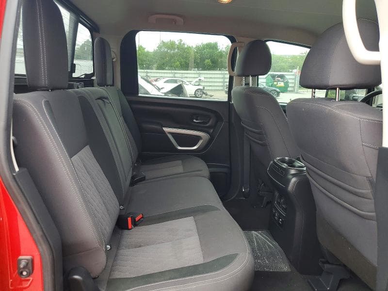 2021 NISSAN TITAN SV 10
