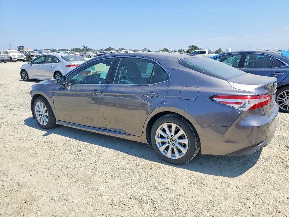 2019 TOYOTA CAMRY LE 2
