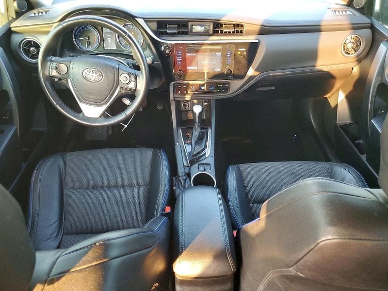 2017 TOYOTA COROLLA SE 8