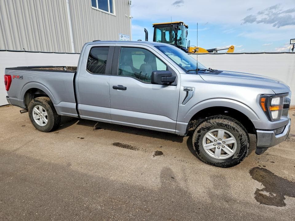 2023 FORD F150 XLT 4