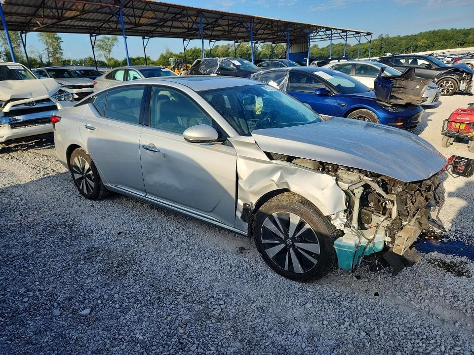 2019 NISSAN ALTIMA SV 4