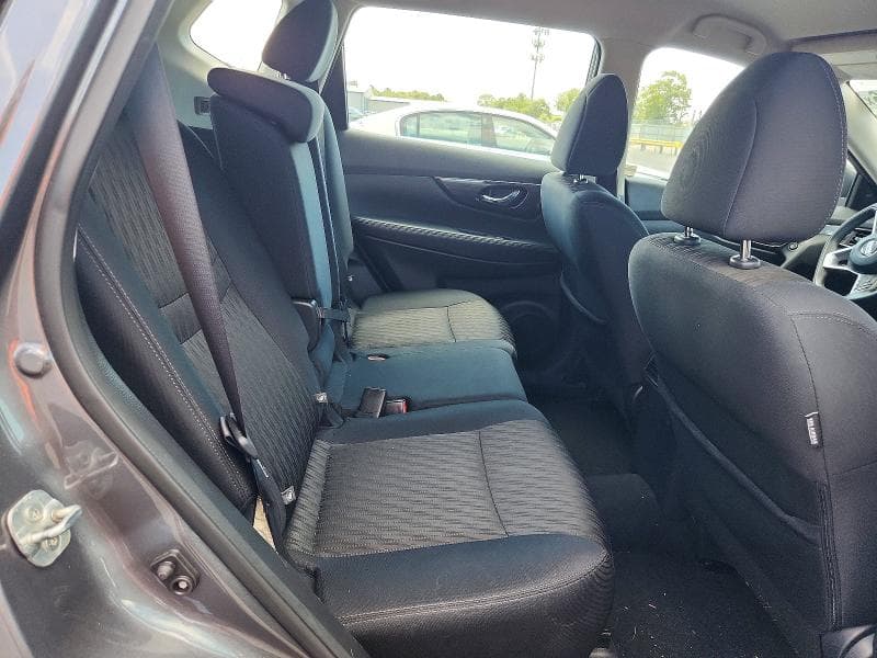 2018 NISSAN ROGUE S 11