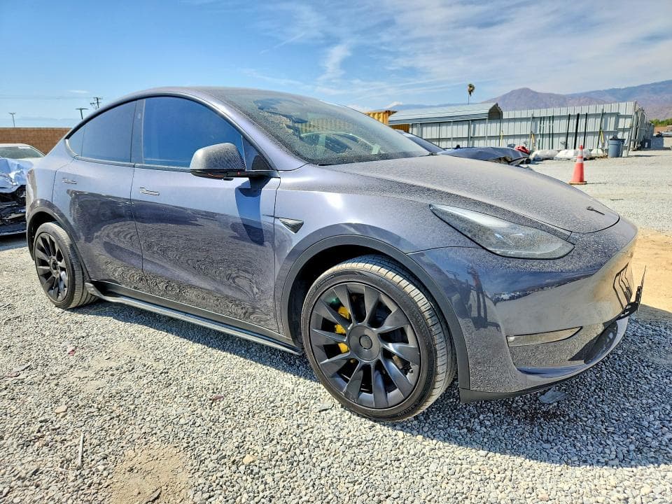 2023 TESLA MODEL Y 4