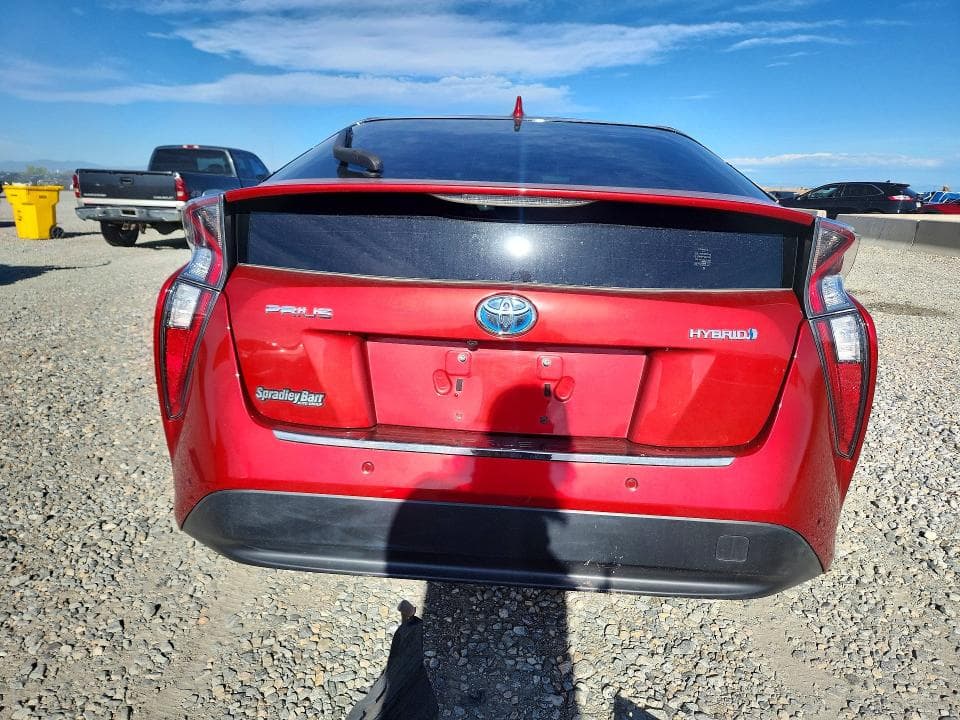 2018 TOYOTA PRIUS THREE 6