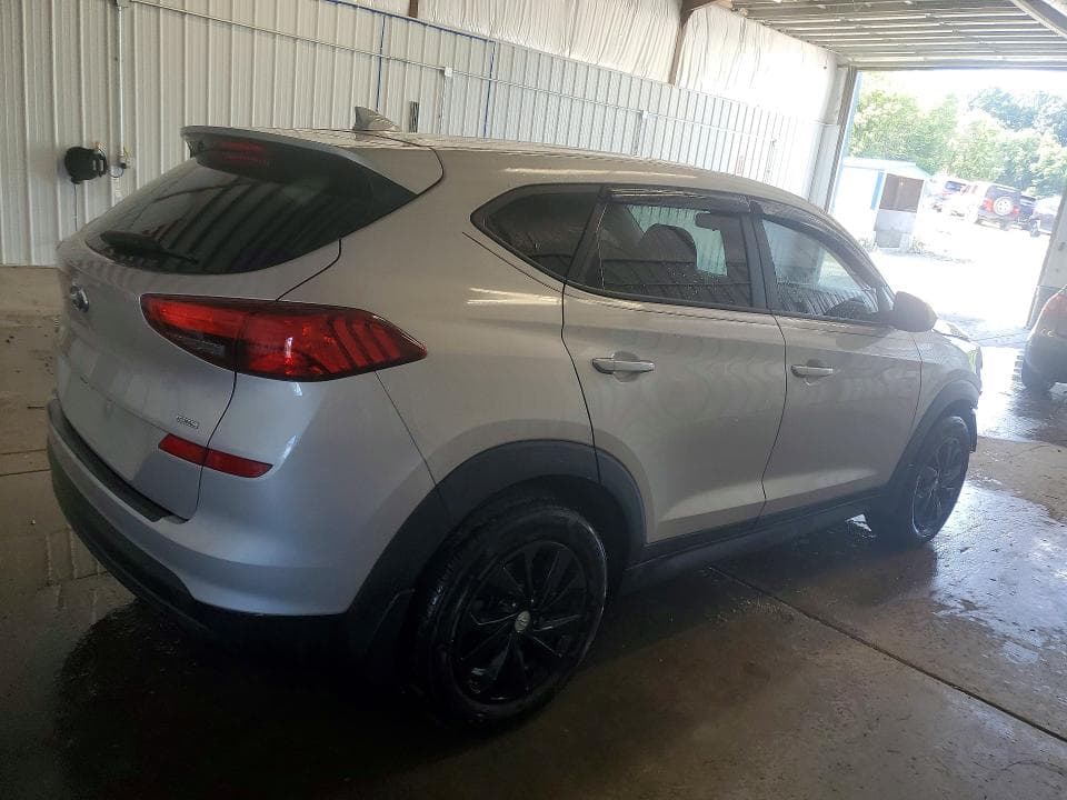 2020 HYUNDAI TUCSON SE 3